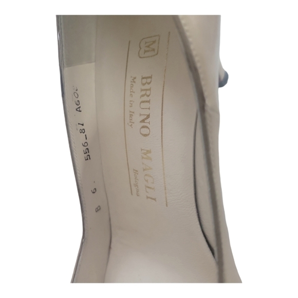 Bruno Magli Women's Vintage Leather Peep Toes Cream Made in Italy Heels Sz 6 - Picture 6 of 9